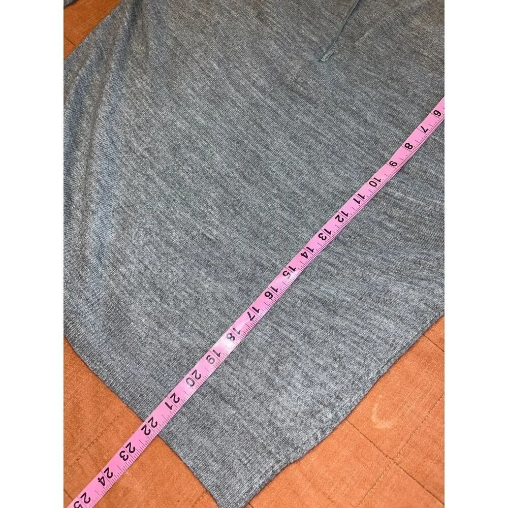 Lord & Taylor Gray Quarter-Zip Wool Sweater Size 38 Long Sleeve Lightweight